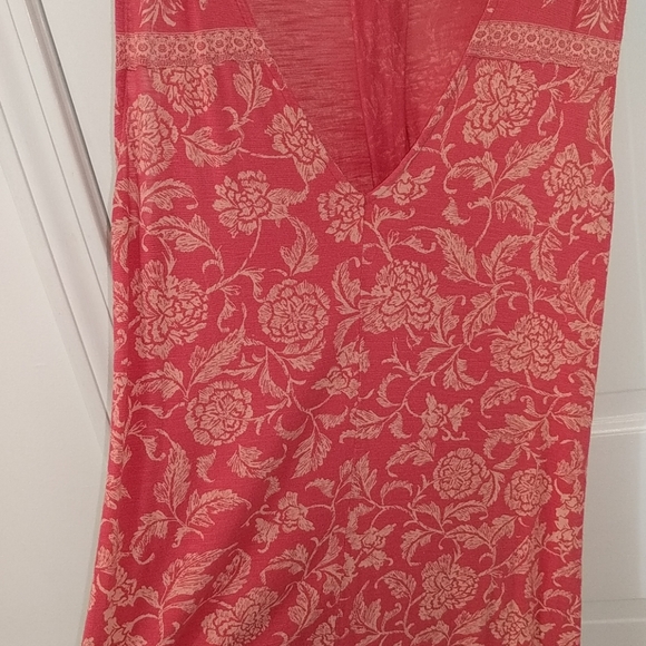 Casual Sleeveless Top - Picture 3 of 4